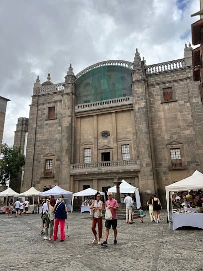 Vegueta Crafts and Culture Street Market