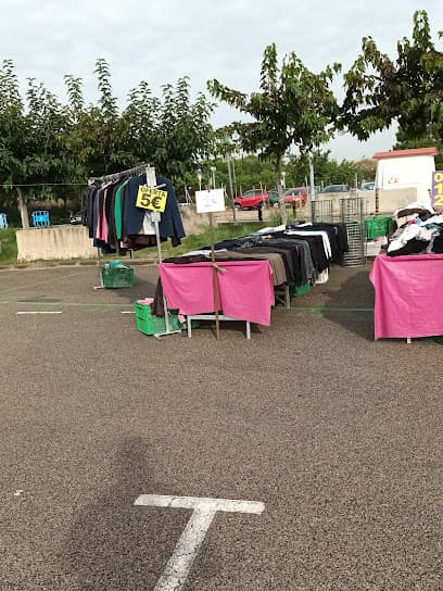 La Pineda Weekly Market (summer only)