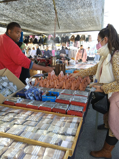 Dos Hermanas Street Market