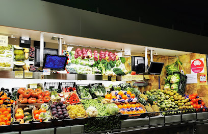 Las Fuentes Commercial Centre Market